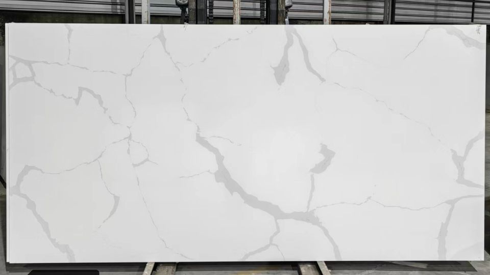 [QS20P-1313-SLAB] Calacatta White (Slab)